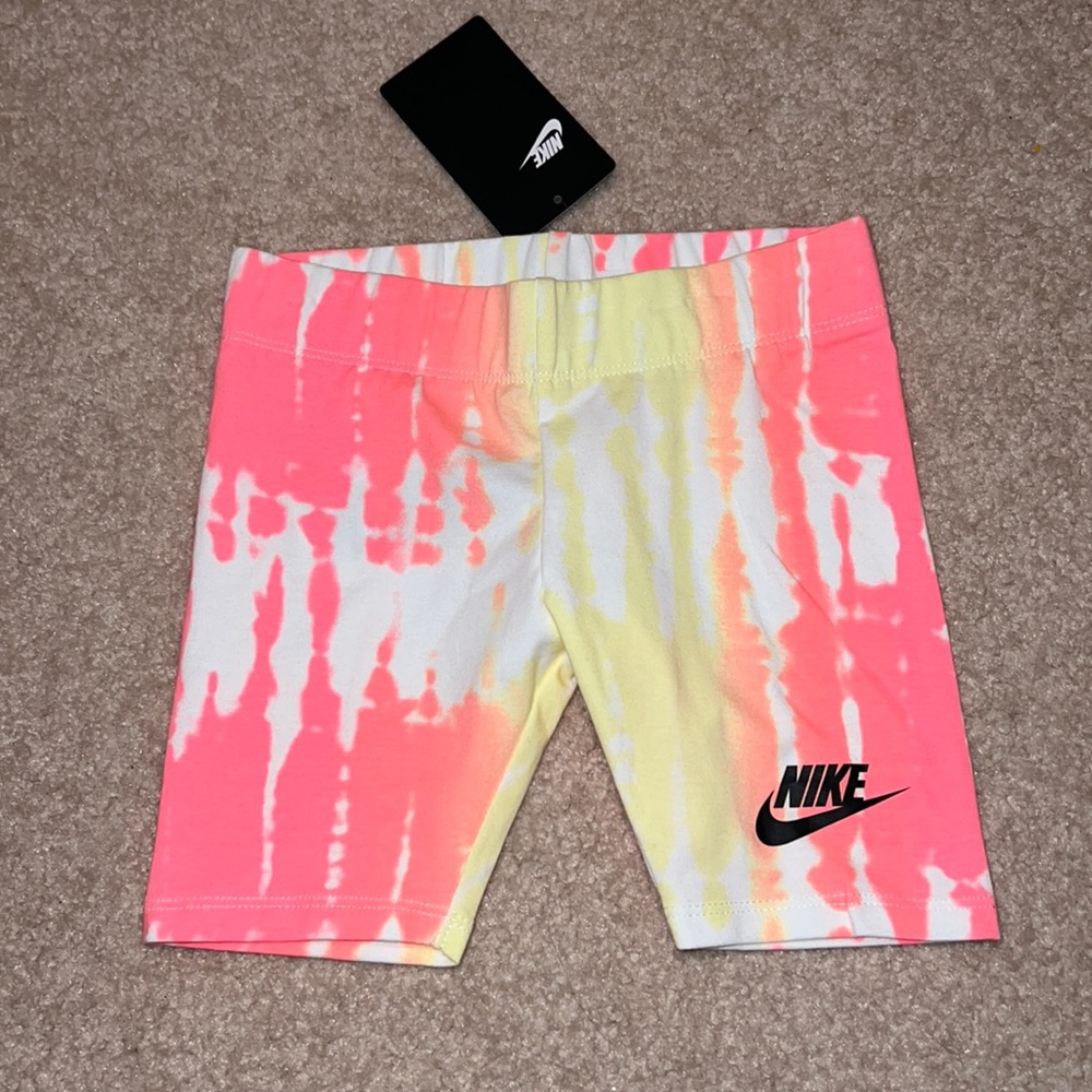 Nwt girls Nike tie dye logo biker shorts